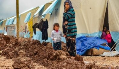 Yüz binlerce kız çocuğu eğitimin dışında