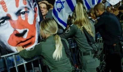 İsrailliler ‘Netanyahu’nun istifası’ için sokaklarda