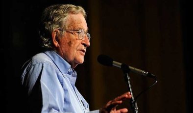 Noam Chomsky kimdir? Noam Chomsky’nin kitapları ve hayatı…