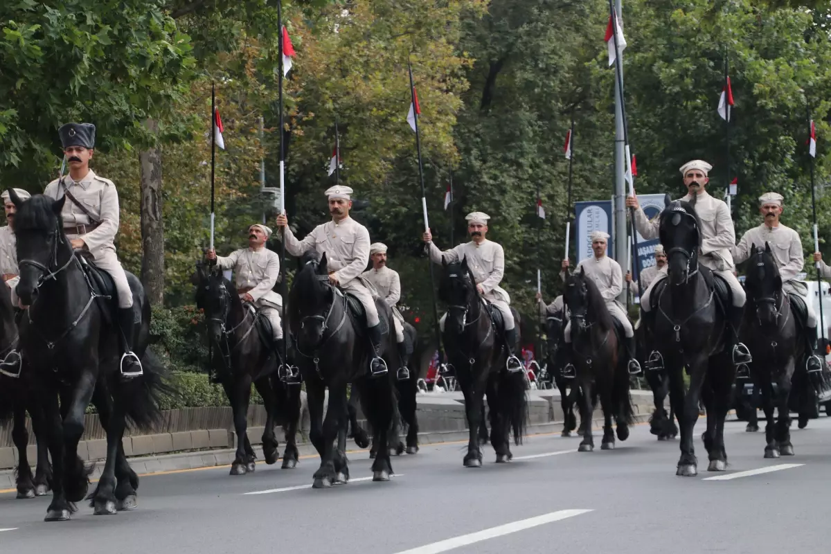 Ankara’da Zafer Bayramı kutlamaları kapsamında kortej düzenlendi