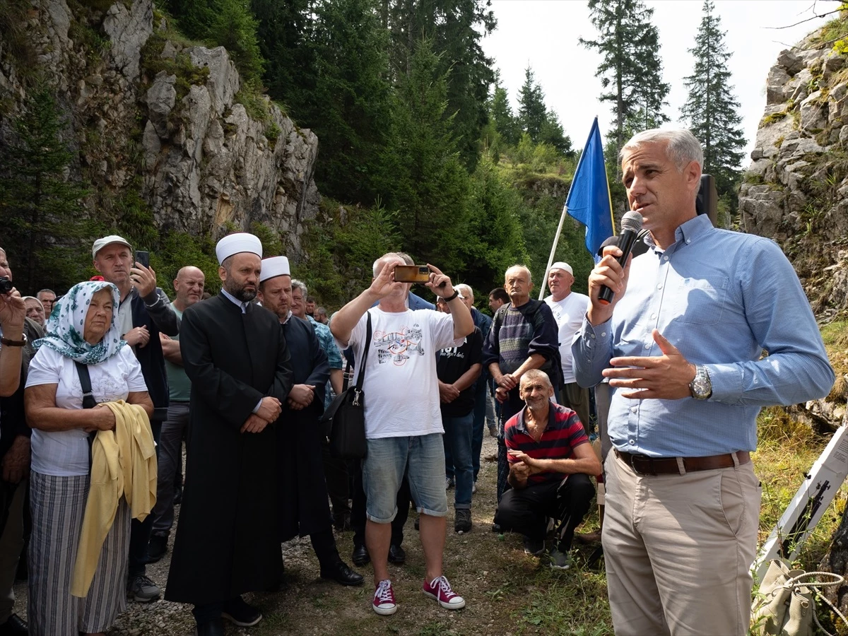 Bosna Hersek’te Koricanske kayalıklarında katledilen siviller için anma töreni düzenlendi