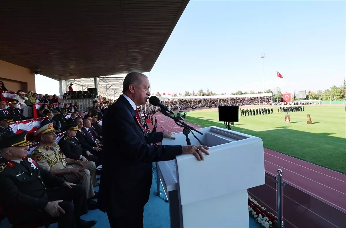 Cumhurbaşkanı Erdoğan: Bizi sığ sulara hapsetmeye çalışanlara prim vermedik, vermeyeceğiz