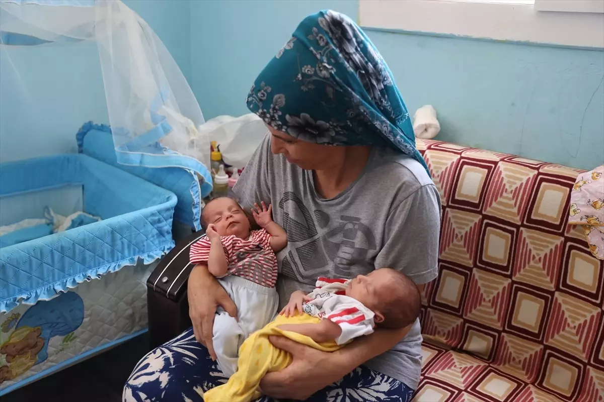 Mersin’de İkiz Bebekler Ambulansta Dünyaya Geldi