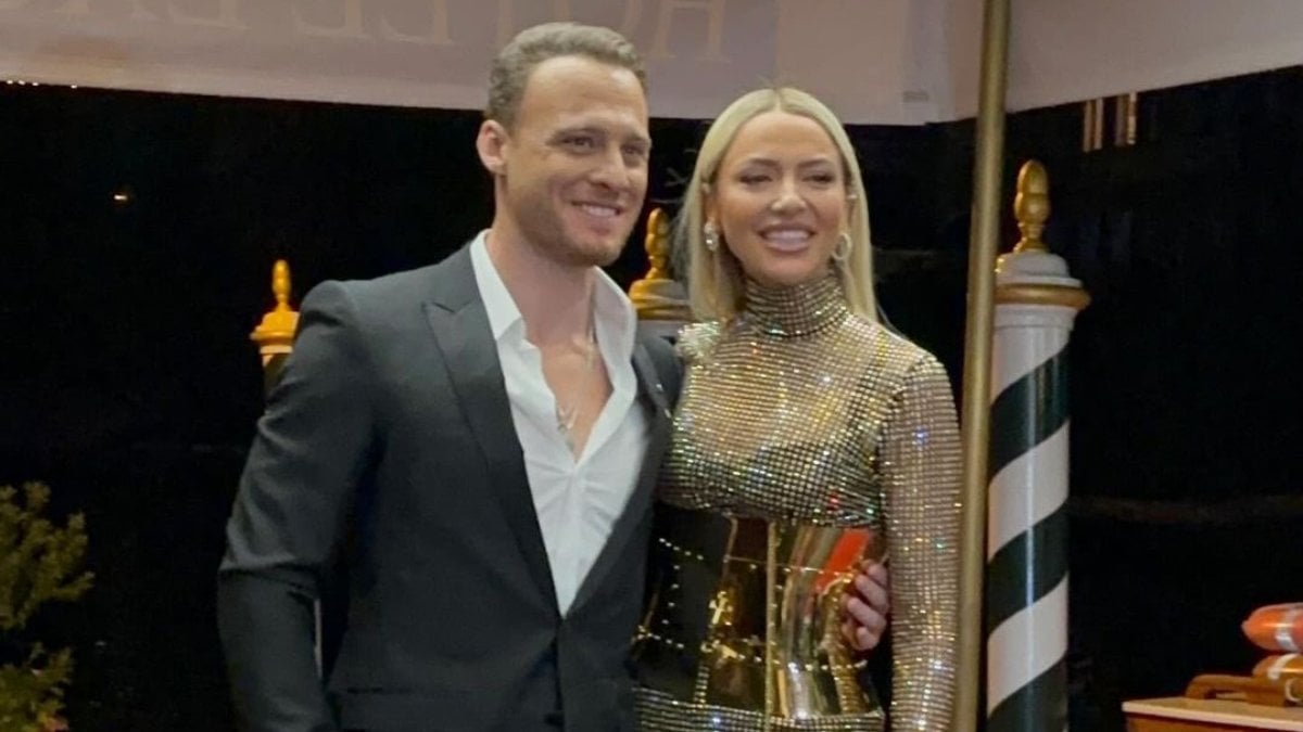 Hadise ve Kerem Bürsin’den kırmızı halı şovu! Samimi halleri sosyal medyada gündem oldu